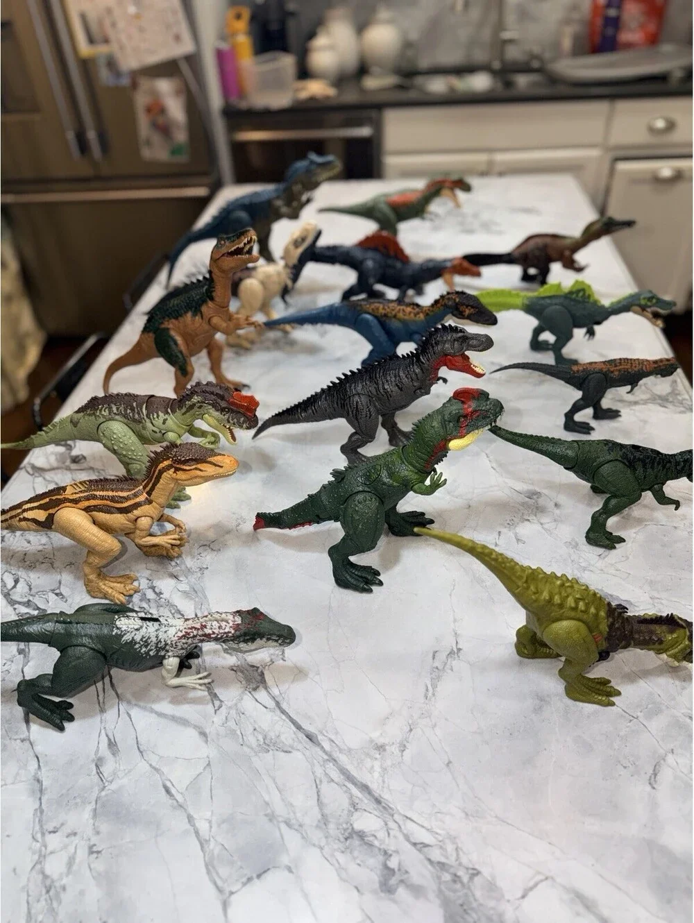 Lot of 16 Mattel Jurassic World Dinosaurs Roarivores Savage Strike Attack Pack
